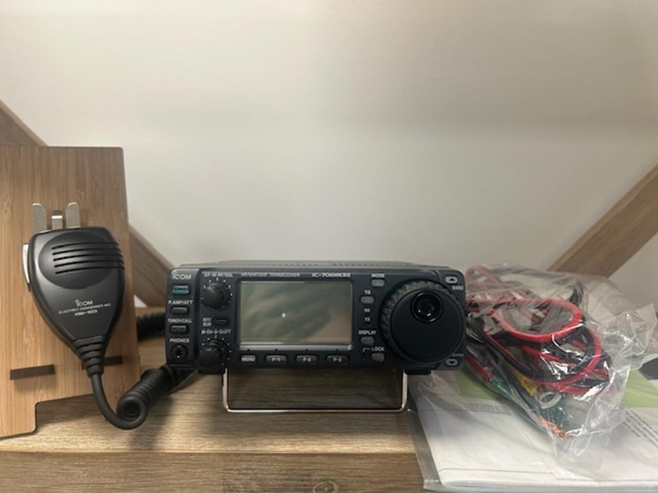 ICOM IC-706 HF/50MHz/144MHz オールモード・トランシーバー 中古品