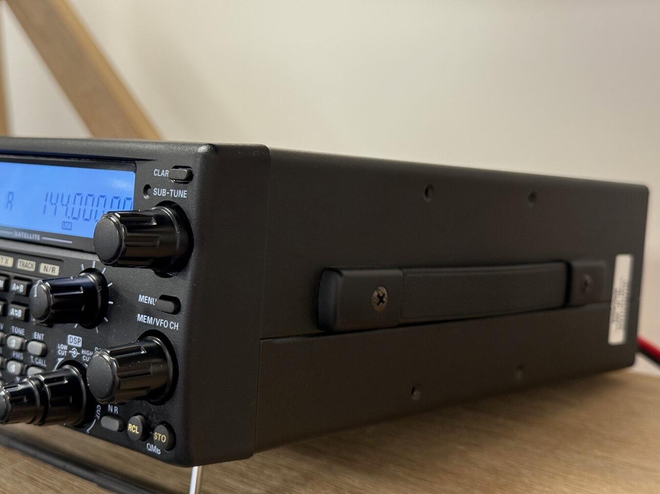 Second Hand Yaesu FT-847 Multiband HF/VHF/UHF Transceiver