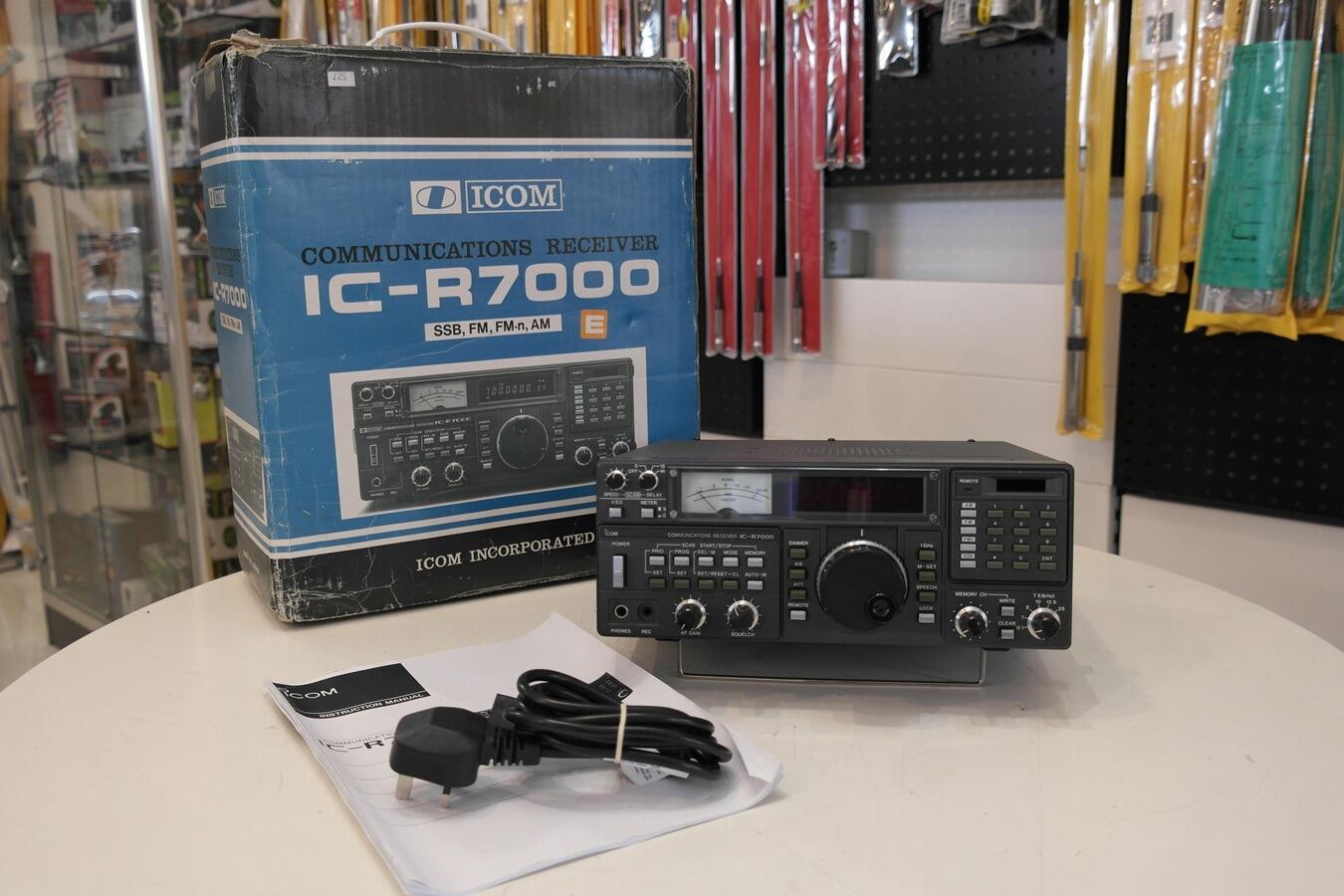 ICOM IC-R7000 広帯域受信機 ICOM IC-R7000 通信型受信機◇現状品 広帯域受信機IC-R7000 ICOM