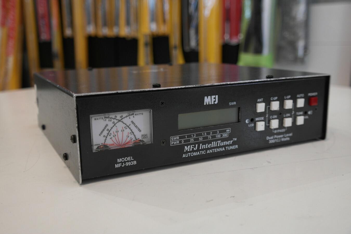 Second Hand MFJ-993B Dual 300 - 150 Watt IntelliTuner Automatic