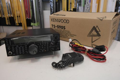 Kenwood TS-590S HF 50MHz DSP transceiver front panel view
