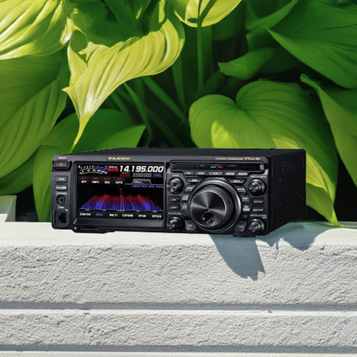 HF Transceiver – 3–30 MHz long‑range communication device with integrated transmitter and receiver