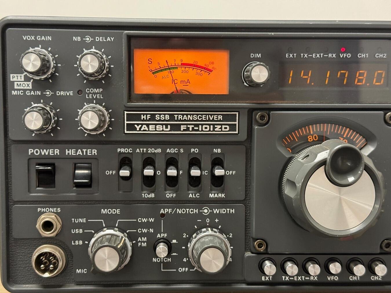 yaesu FT101ZD 完動品 YAESU FT-101ZD HF SSBトランシーバー 希少