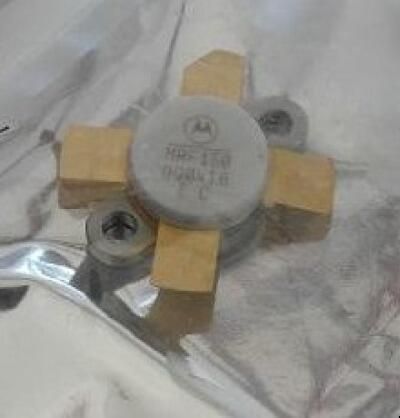 “MRF150 RF power transistor – 150W 50VDC 150MHz flange mount”