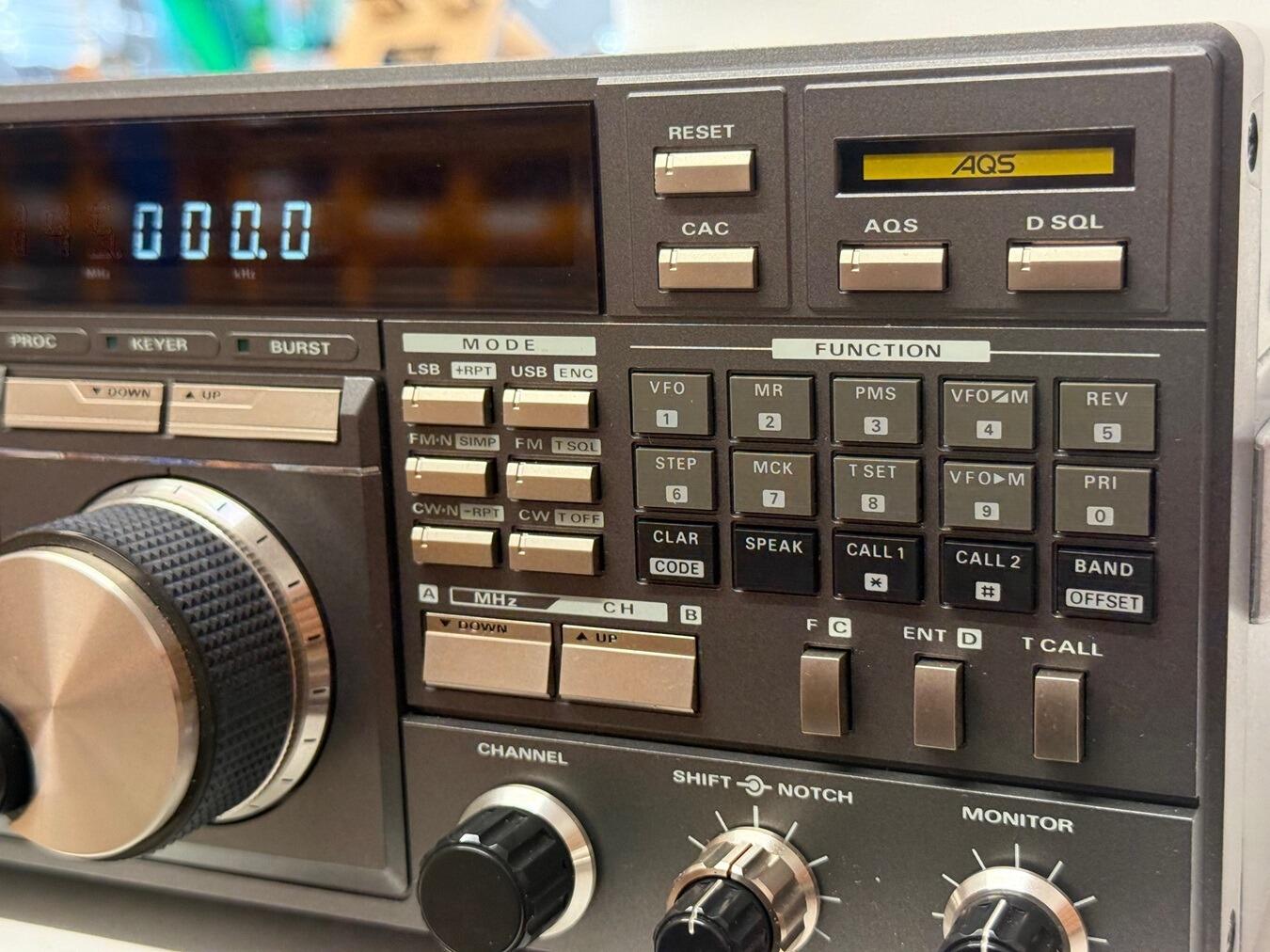 Second Hand Yaesu FT‑736R Quad Band Transceiver – 50/144/430 MHz