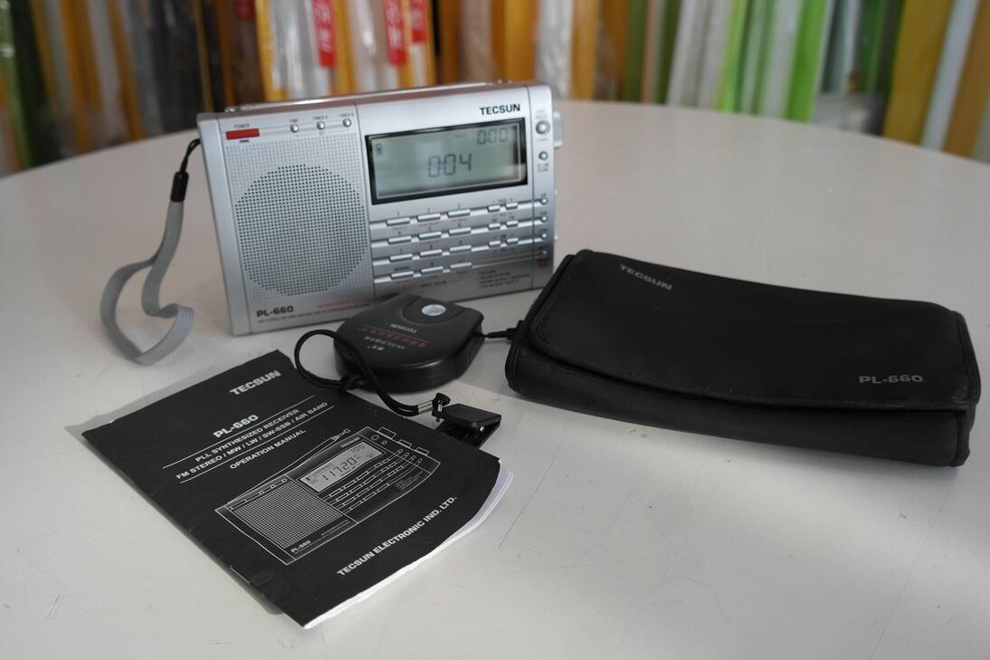 Second Hand Tecsun PL-660 World Radio - Radioworld UK