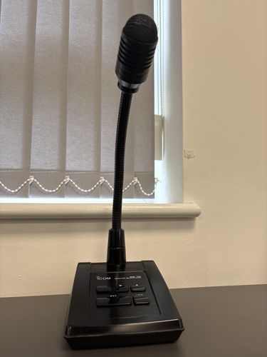 Icom SM-50 microphone front view - Radioworld UK