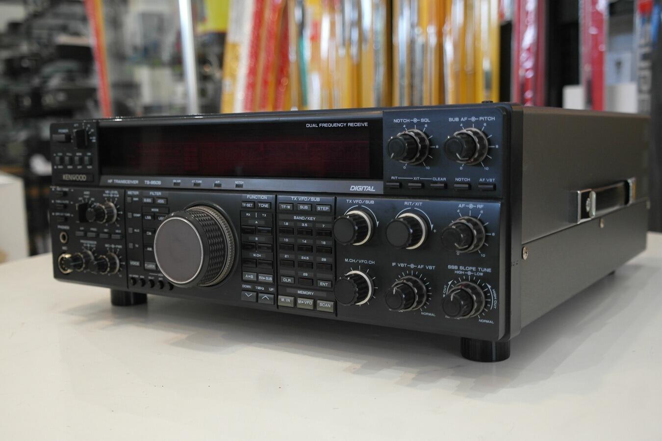 ＫＥＮＷＯＯＤ ＴＳ-９５０ＳD  ＨＦ100w　フイルター満載　AT搭載 美品 Second Hand Kenwood TS-950SD HF Transceiver 100W Base