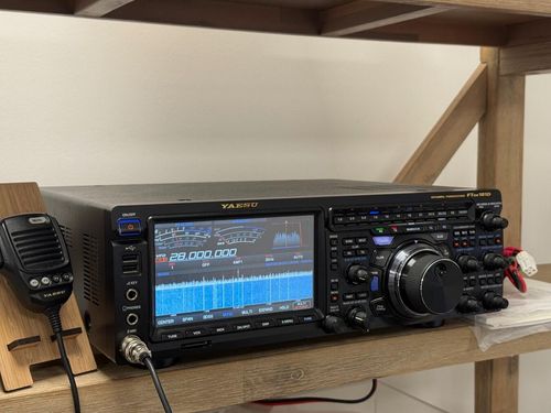 YAESU FTDX-10（used）　50W Yaesu FT-DX10 HF/50MHz 100W SDR Transceiver Reservation