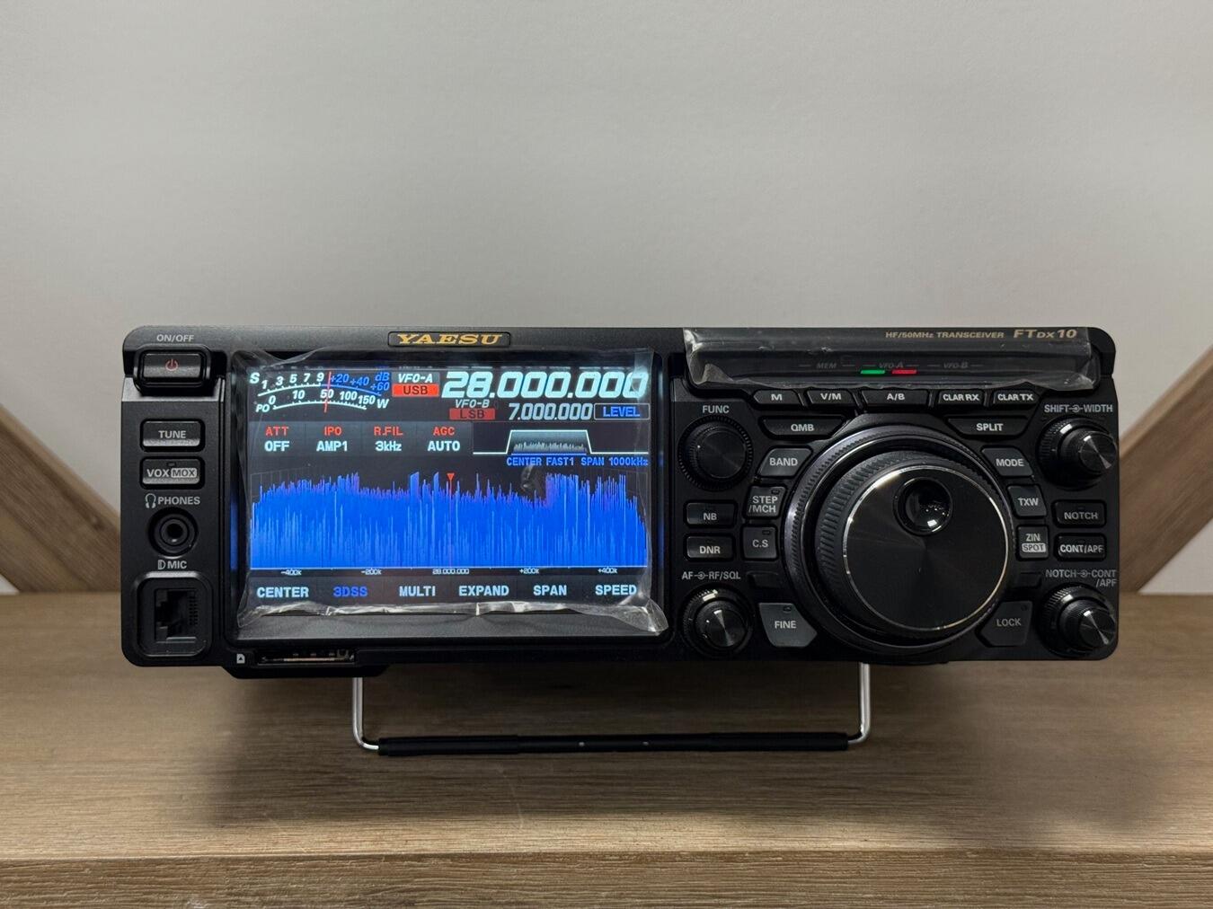 Second Hand Yaesu FTDX-10 HF/50 MHz Hybrid SDR Transceiver