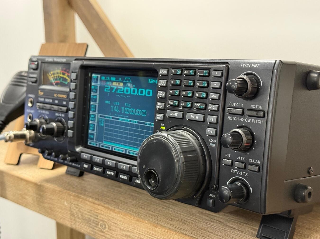 ICOM IC−756PRO2 Icom IC 756PRO II Radio Transceiver for sale online | eBay