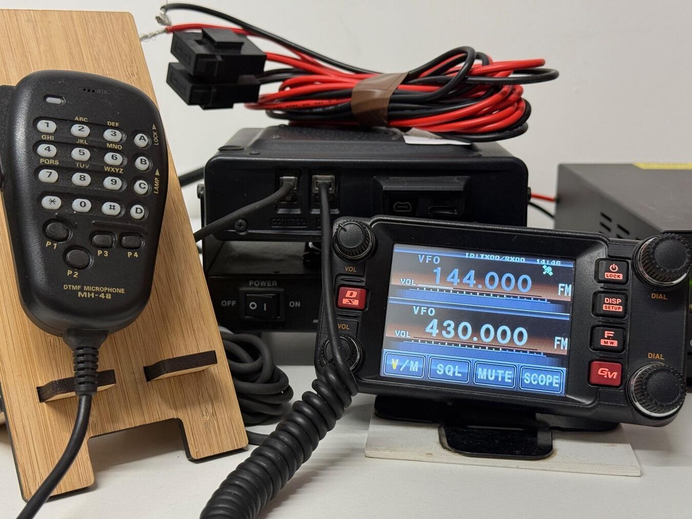 Second Hand Yaesu FTM‑400XDE Dual Band C4FM Fusion Transceiver