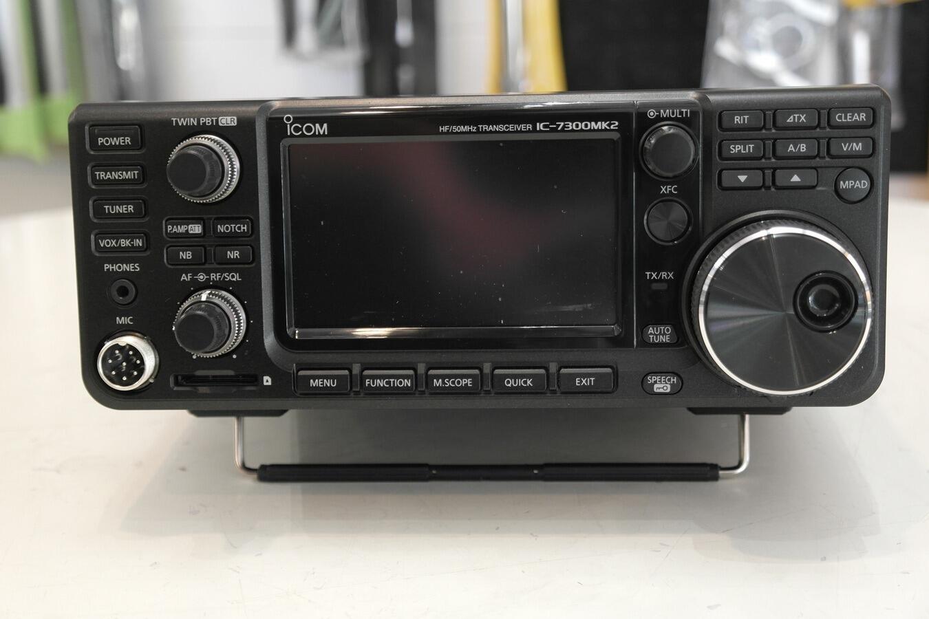 Icom IC-7300MK2 colour touchscreen spectrum scope display close up