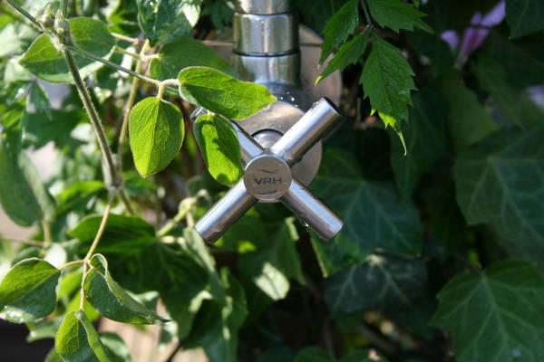 stainless steel garden shower single feed dross handle tap details