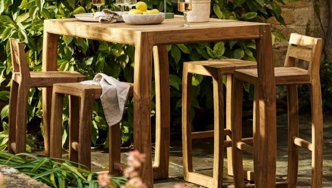 Garden Bar Tables & Bar Stools