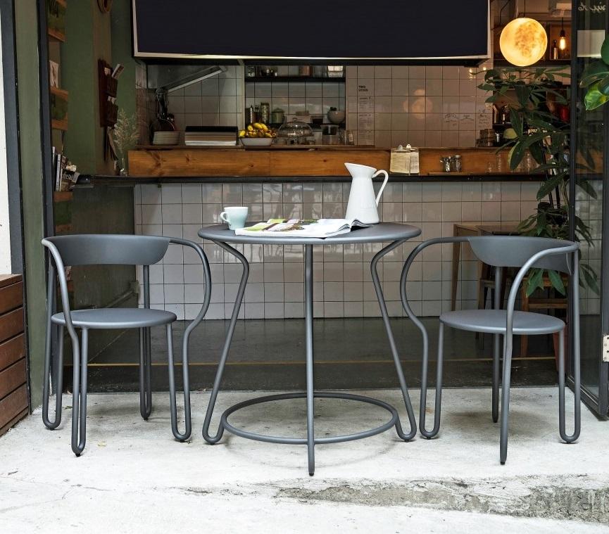Designer Garden Bistro Set In Modern, Outdoor Metal Bistro Chairs