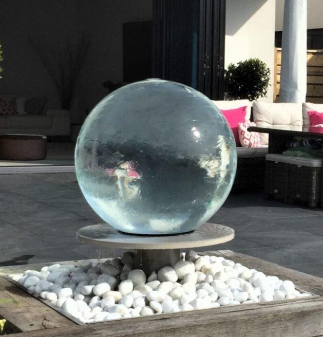 garden water feature of acrylic glass effect 45 cm sphere