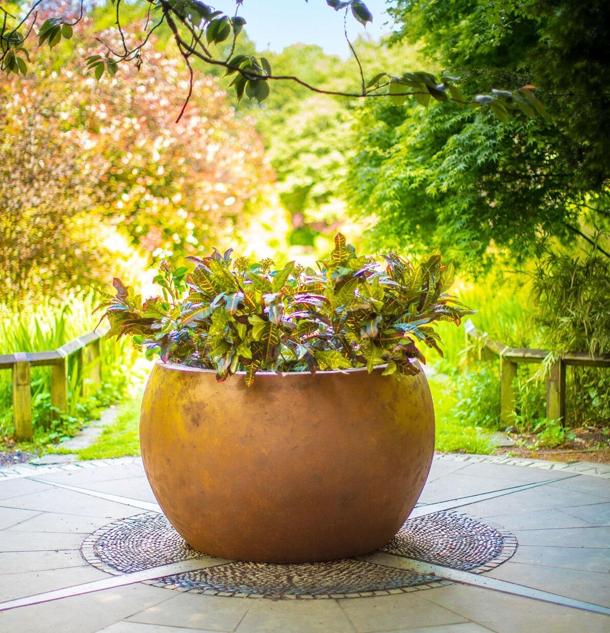corten effect fibreglass garden planter large bowl shape weatherproof ooutdoor planting