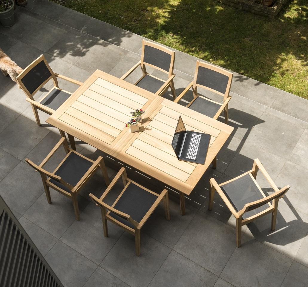 wood_garden_dining_table_textilene_armchairs_dining_roble_hardwood_modern