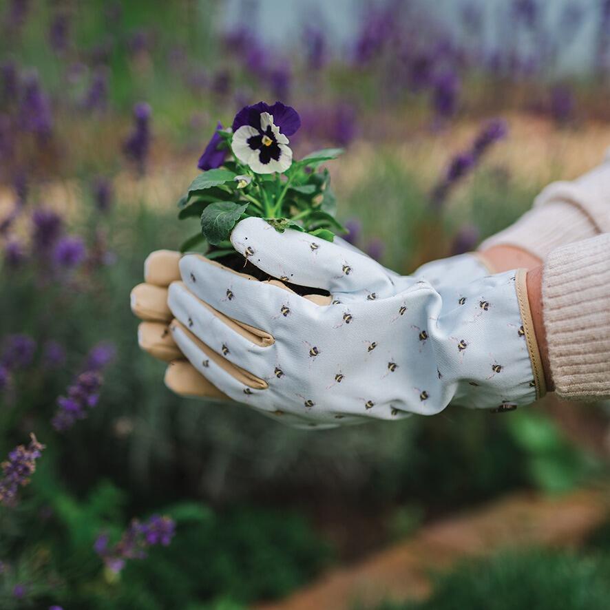 Wrendale - Adult - Garden Gloves Bee Modelled