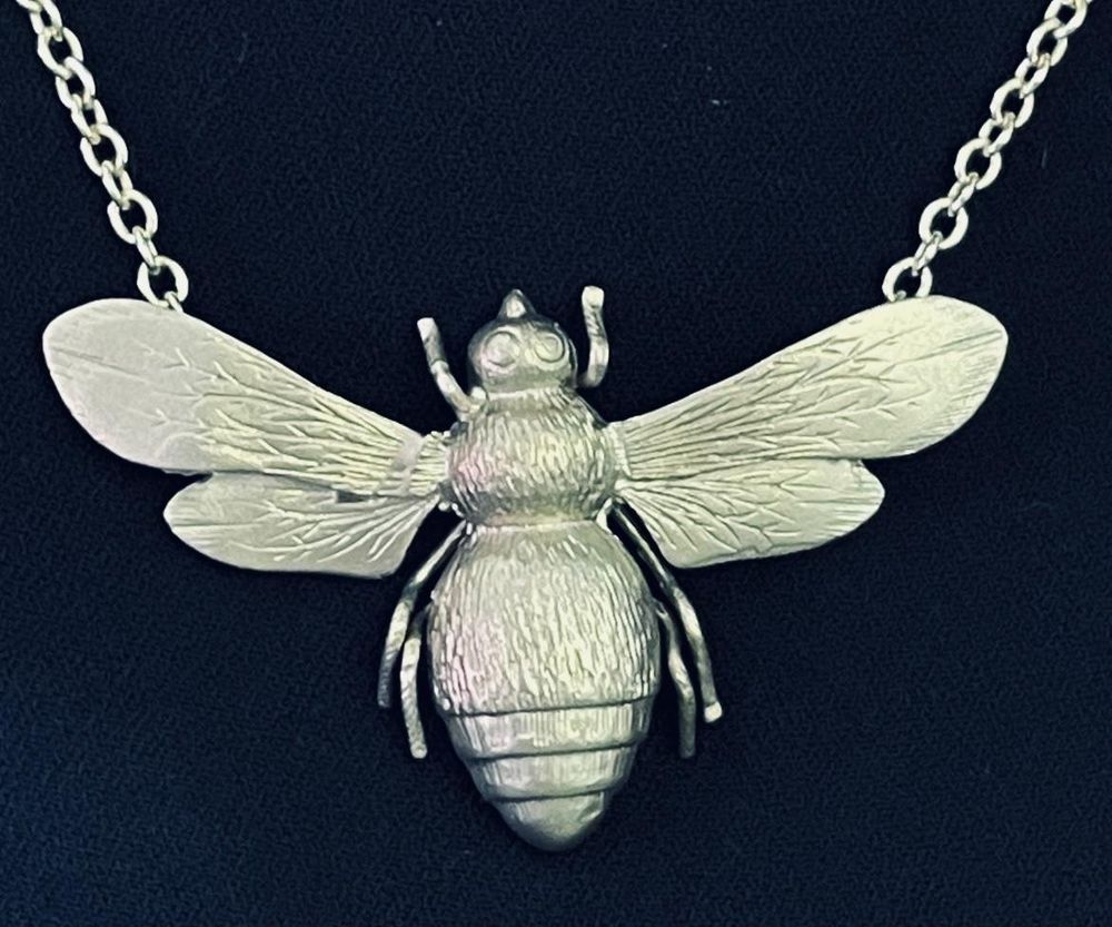New bee pendant from TJT collection