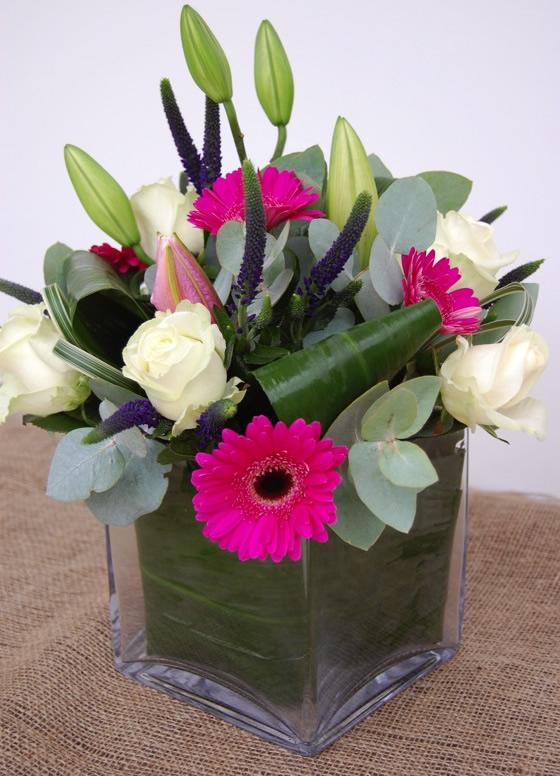 Vase flower arrangement