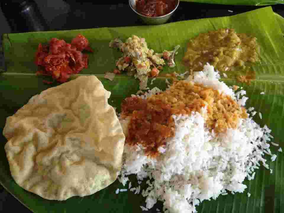 Ponni Boiled Rice Medium sized grain, delicious and good source of