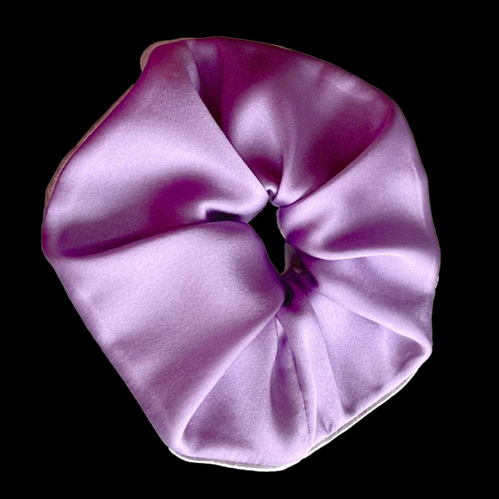 Lilac Purple coloured large scrunchie (7cm deep) with a signature silver-grey patterned silk satin print on the reverse. Part of a luxury gift set made from 95% silk satin and 5% elastane.
