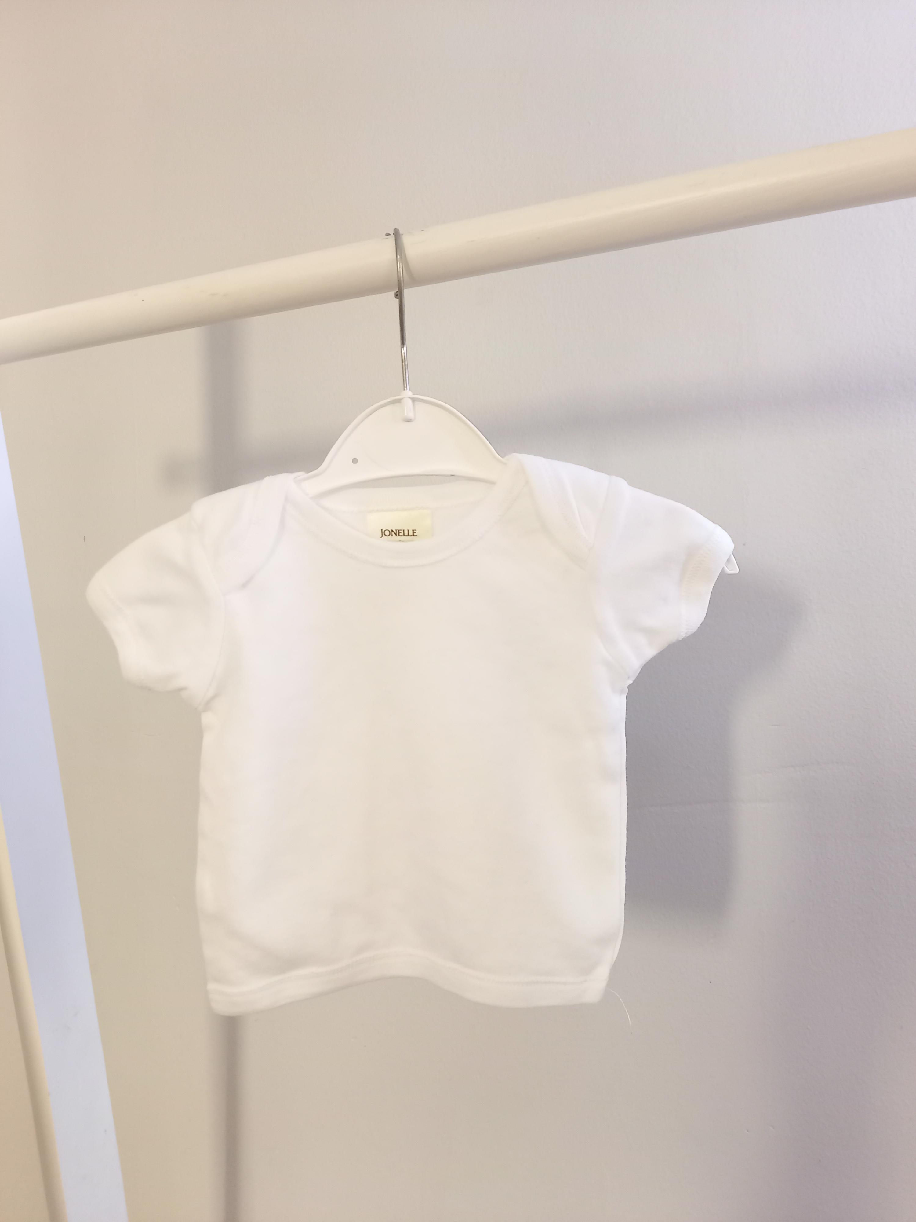Plain white t shirt 0-3 months shop