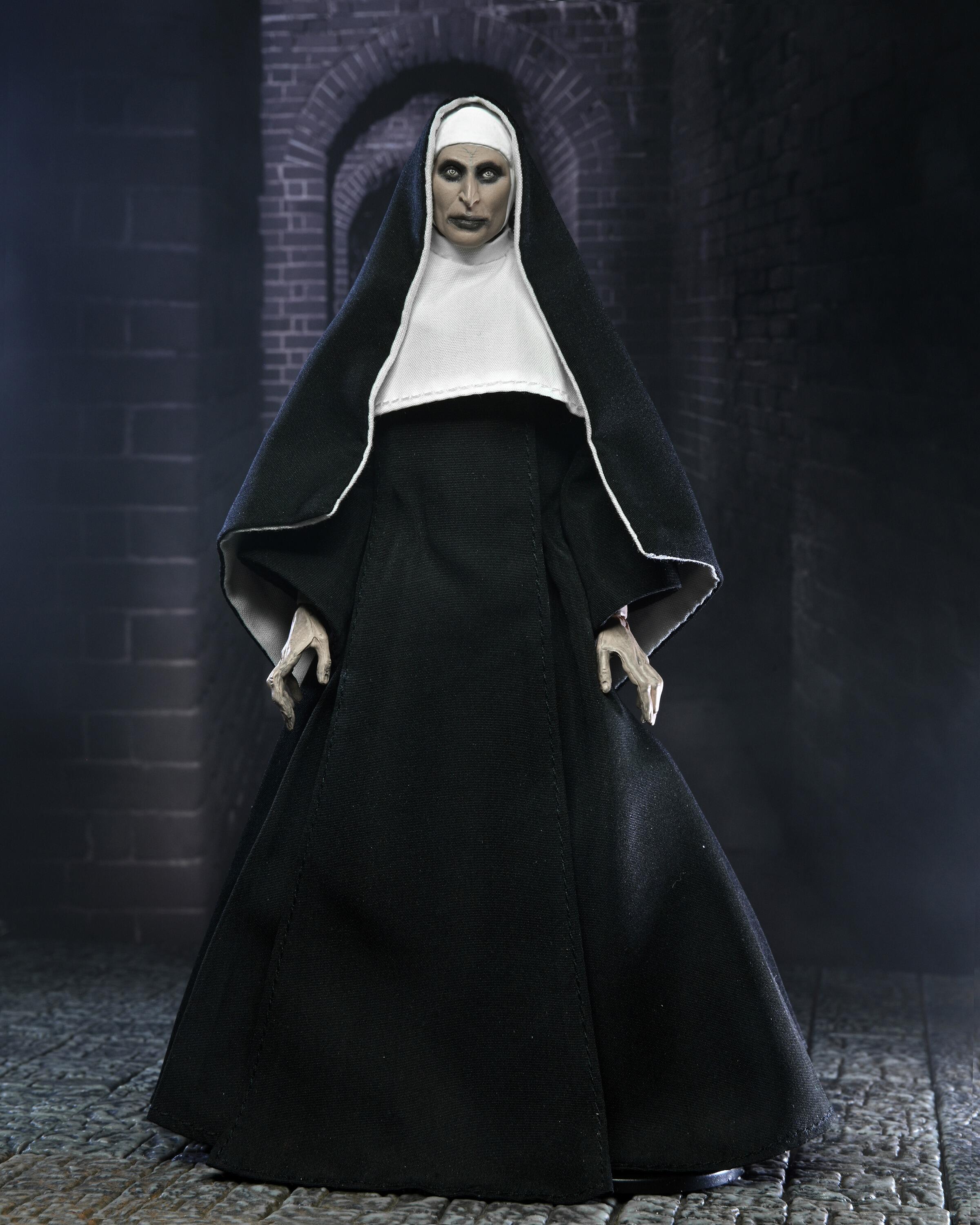 Valak neca top