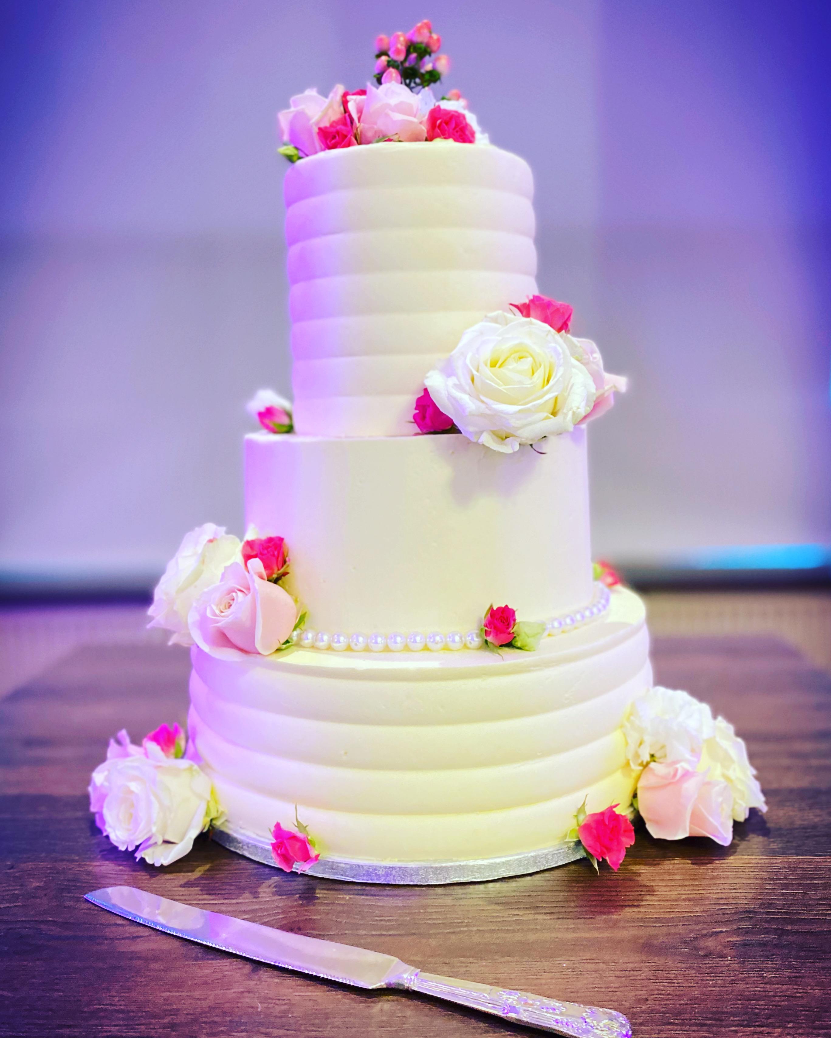 Amazon.com: BESTonZON Round Foam Cake Dummies: 4 Tiers Tall Fake Wedding Cake  Dummy Foam Cake Model Polystyrene Cake Modeling for Display Cake Practice  Decor 15CM 20CM 25cm 30cm: Home & Kitchen