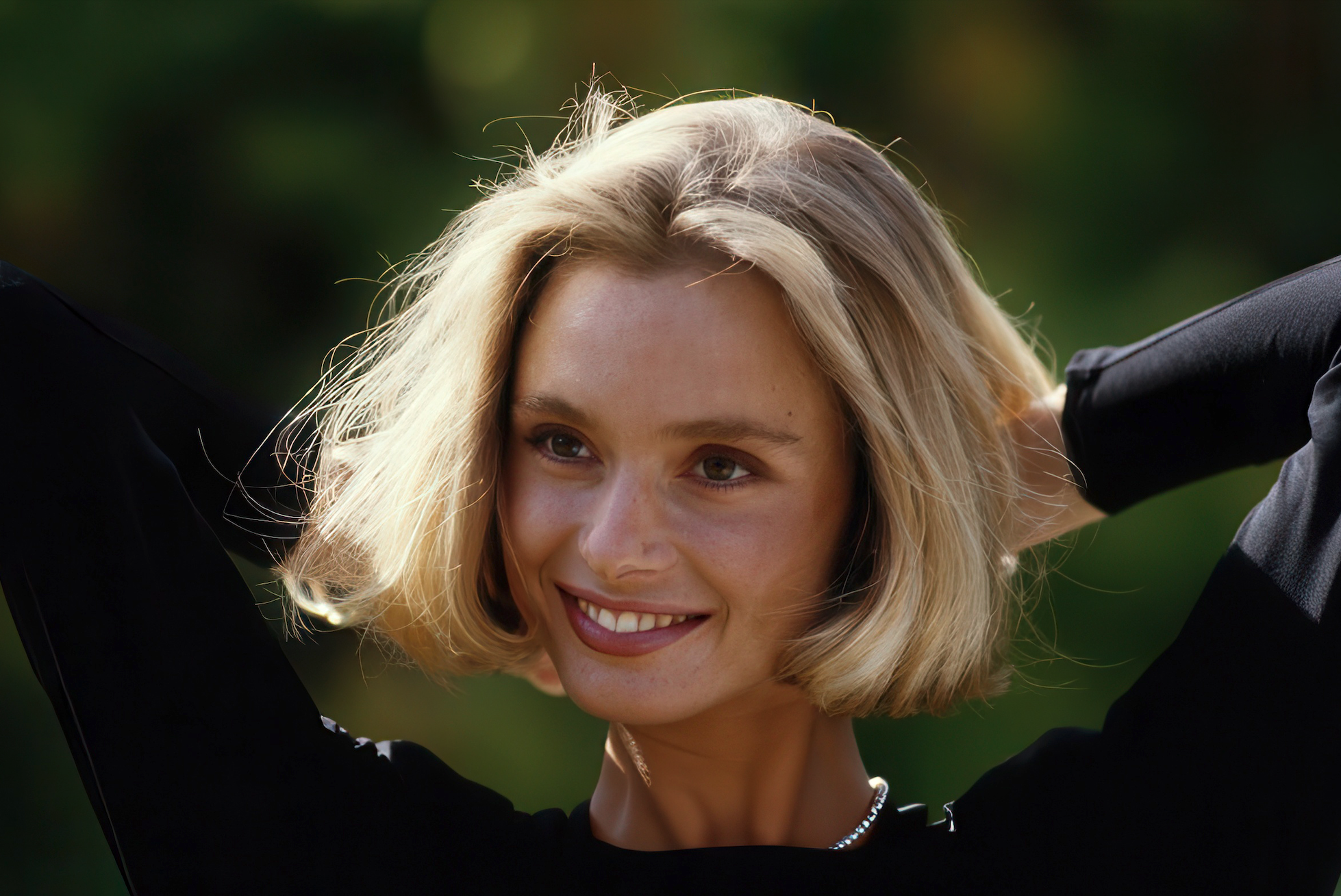 A stunning publicity image of beautiful actress Maryam D’Abo, who co-starred as Kara Milovy alongside Timothy Dalton in The Living Daylights.