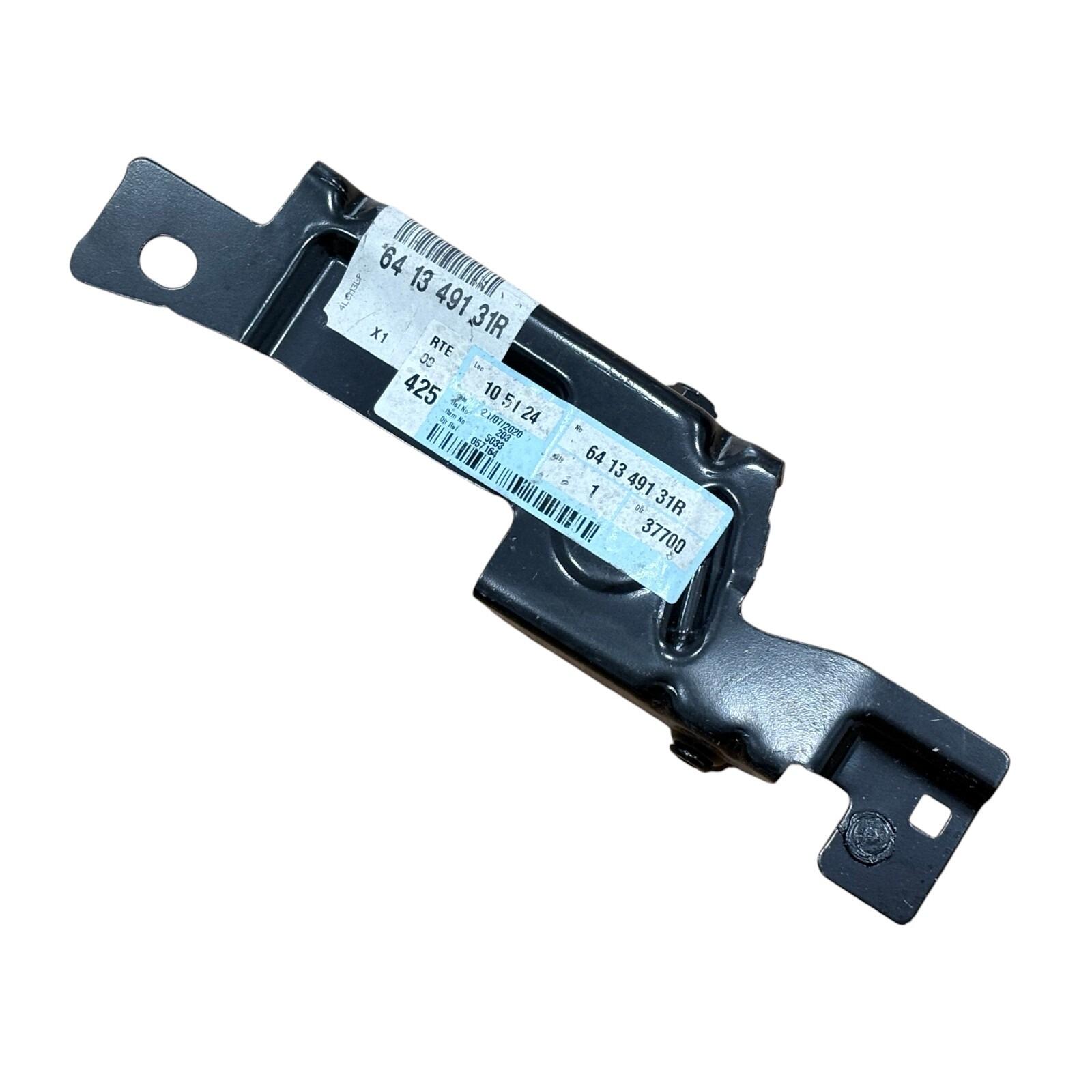 Genuine Renault Captur (QM3) RH OS Wing Support Bracket — part number 641349131R