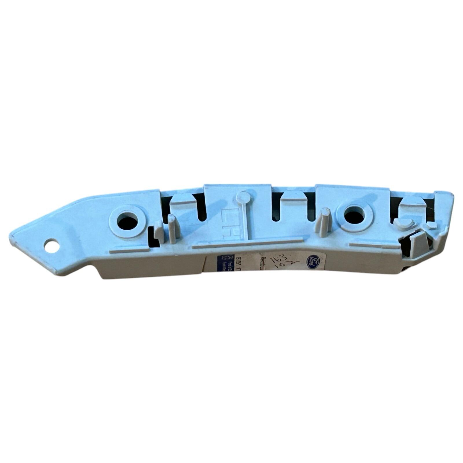 Genuine Ford Focus (CB8) LH NS Front bumper bracket 1718731