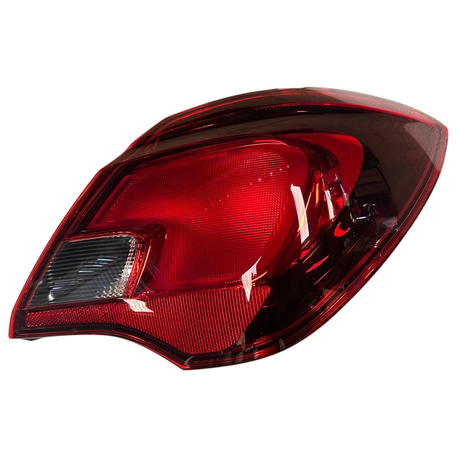 Genuine Vauxhall Corsa E RH OS Rear quarter panel light assembly 39090648