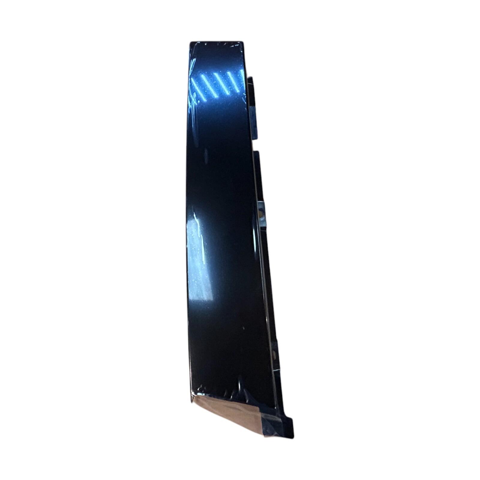 Genuine Ford Focus (CEW) RH OS Font door moulding 1751090
