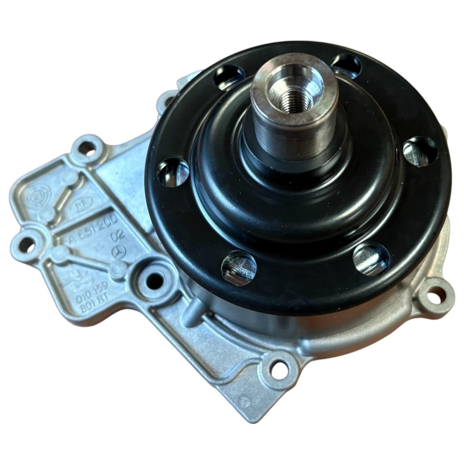 Genuine Mercedes Sprinter M651 D22 R / G Water pump A651200160280