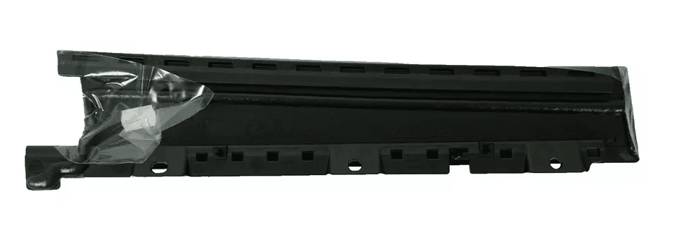 Genuine Ford Focus (CB8 CEW) RH OS Rear door moulding 1751092