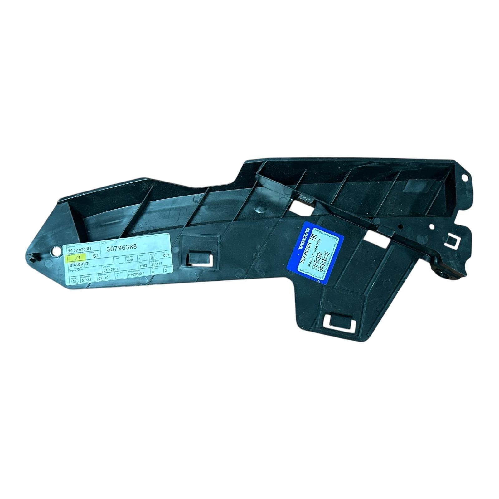 Genuine Volvo XC70 RH OS Front bumper bracket 30796388