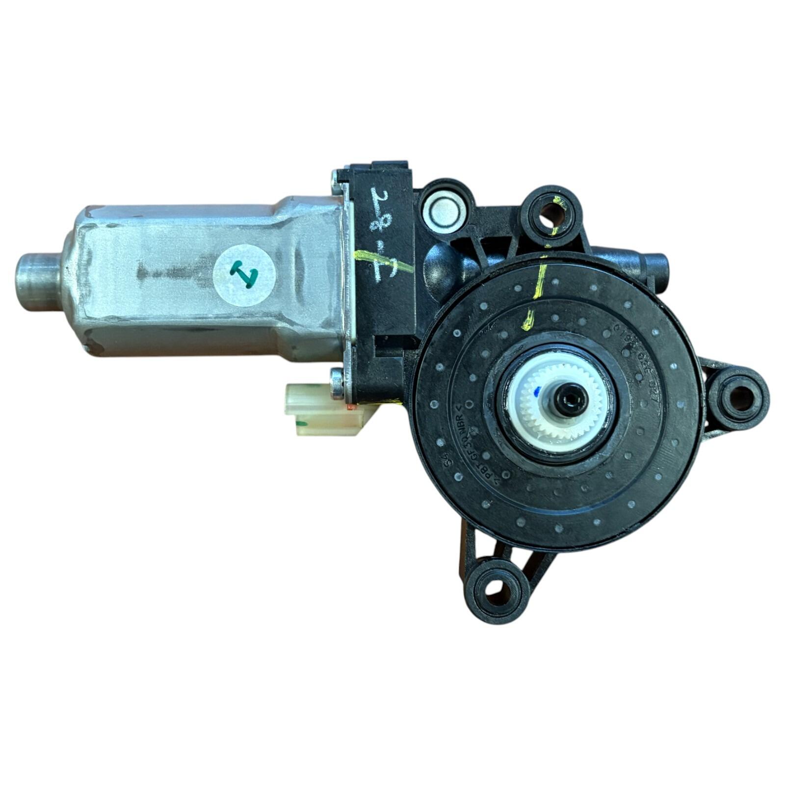 Genuine Hyundai i20 (18) RH OS Front window regulator motor 82460C7000