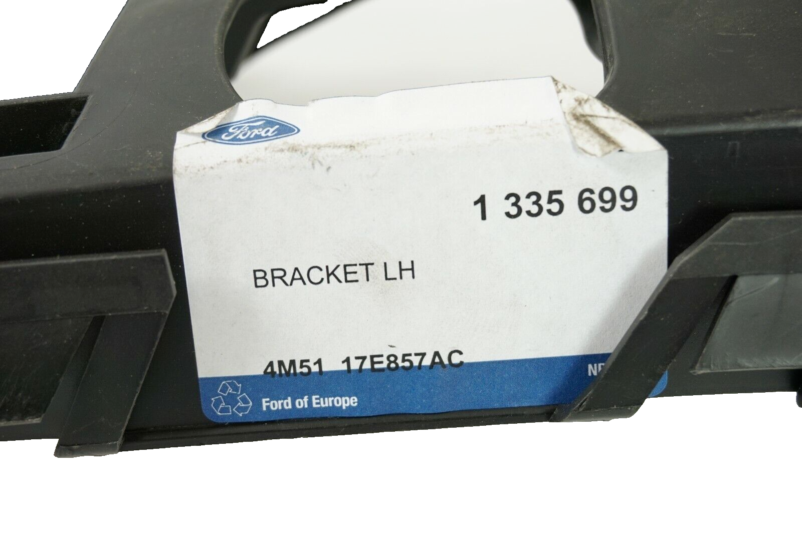 Genuine Ford Focus C-Max LH NS Front bumper bracket 1335699