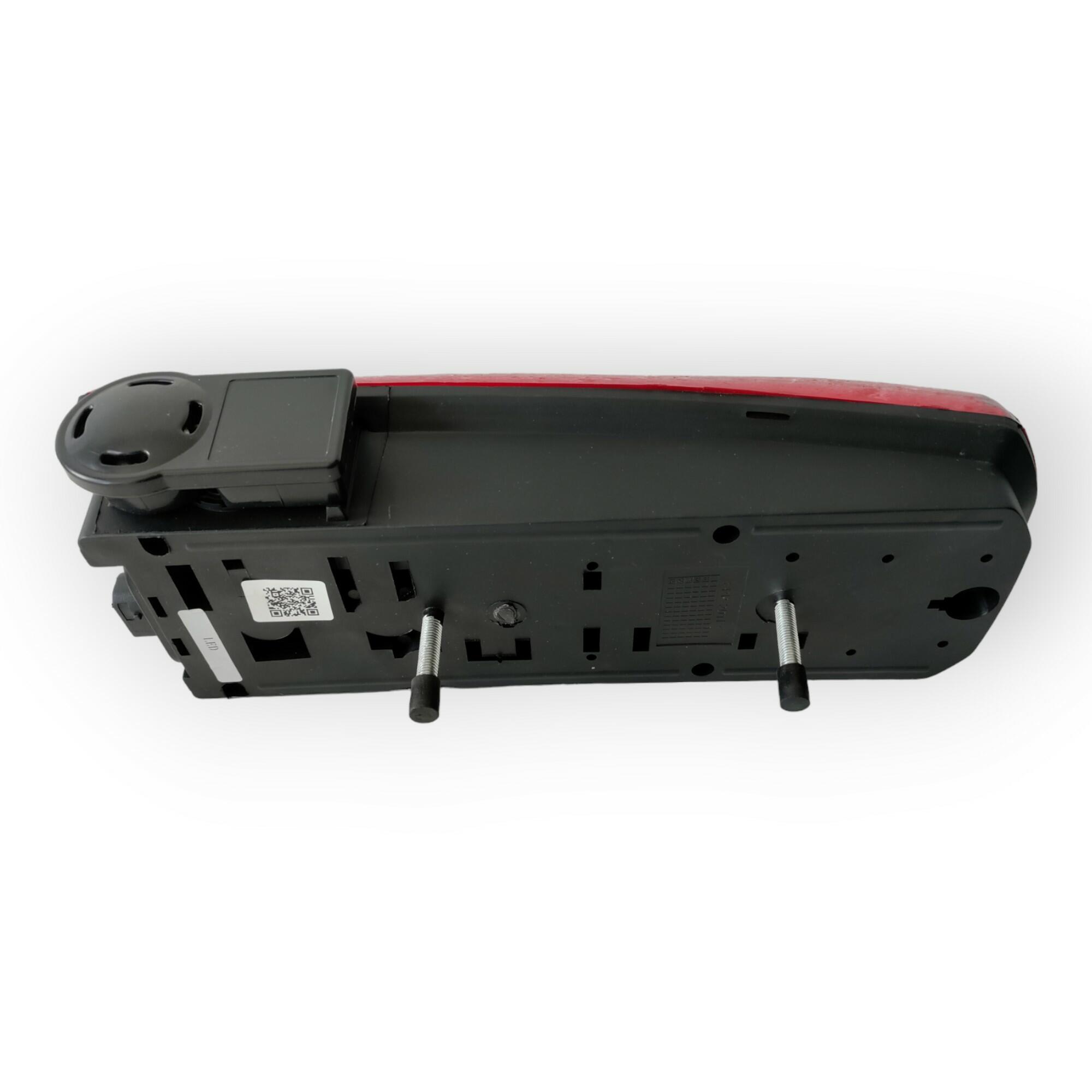 Rear Combination Lamp – Passenger Side LH For Mitsubishi Fuso Canter – JSC80072081