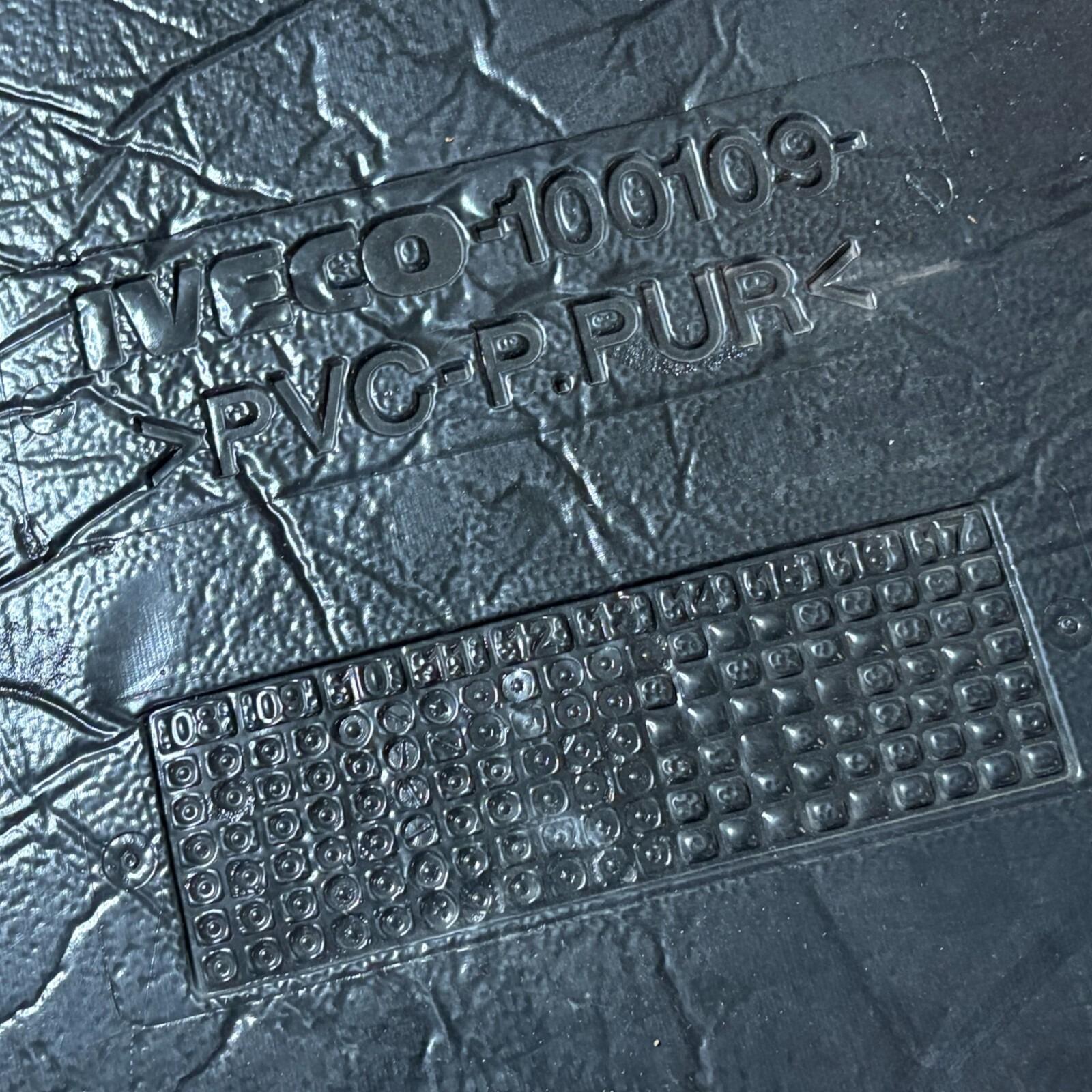 Genuine Iveco Eurocargo Front floor mat (dark grey) 500054953