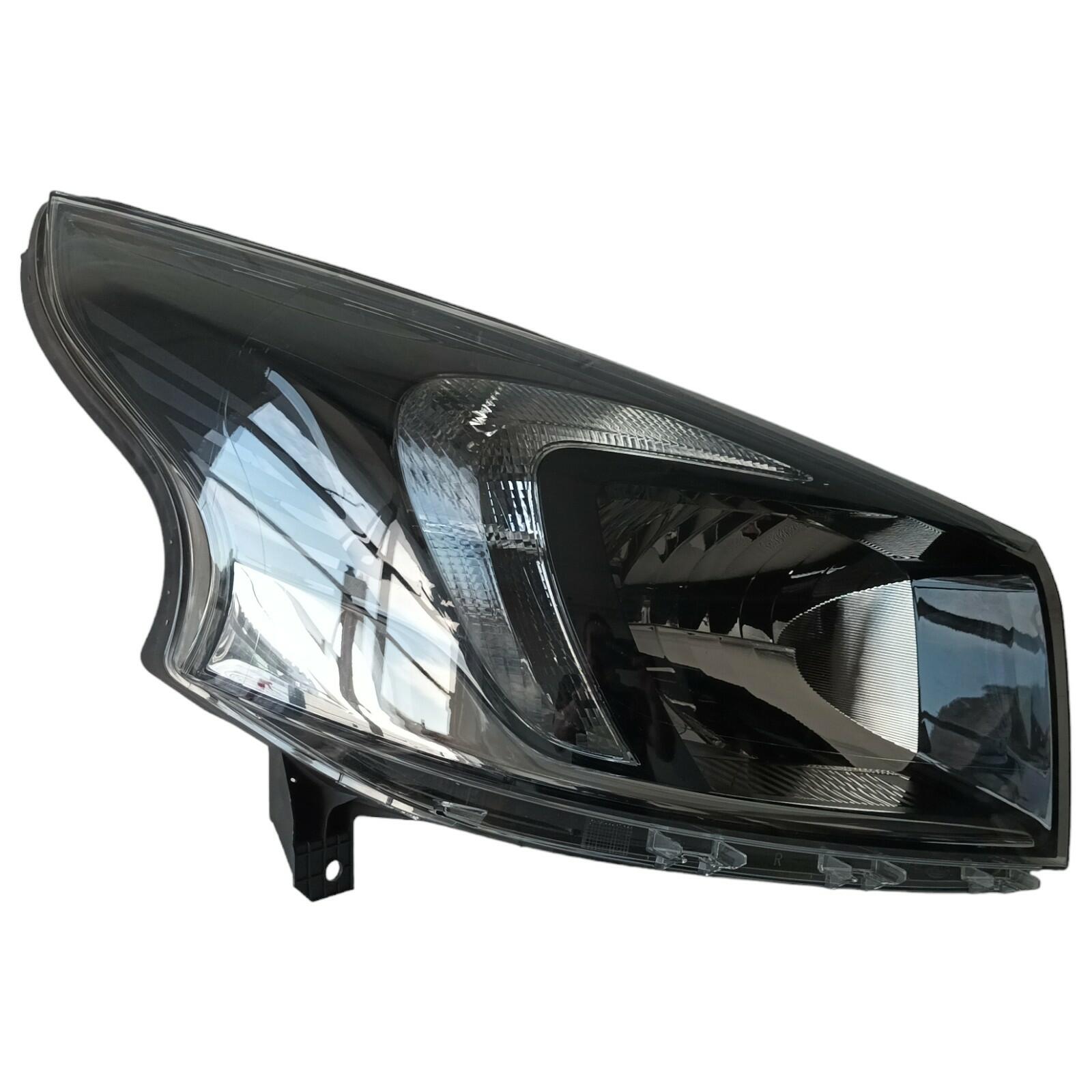 Genuine Vauxhall Vivaro B RH Headlamp / Light Assembly 95517043