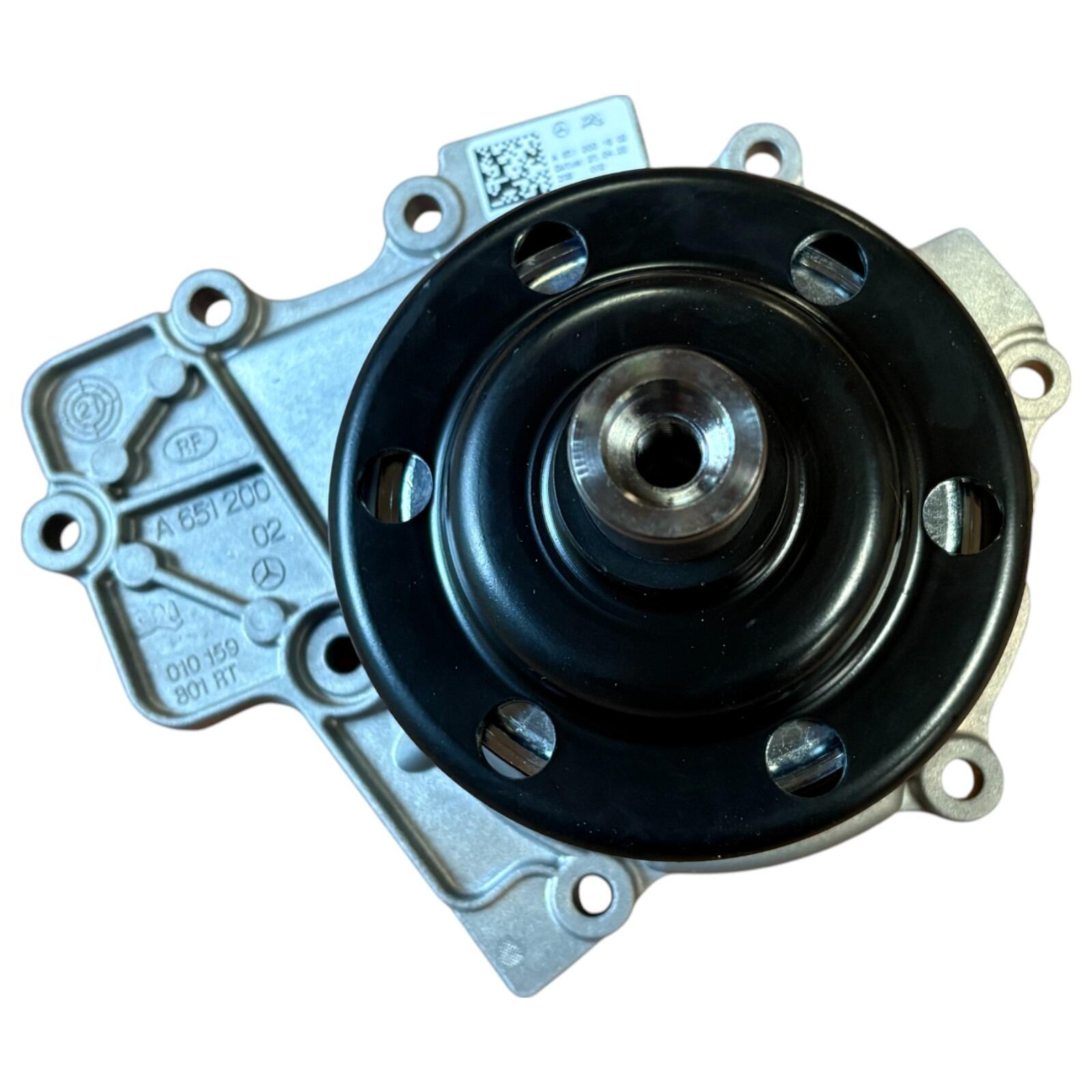 Genuine Mercedes Sprinter M651 D22 R / G Water pump A651200160280