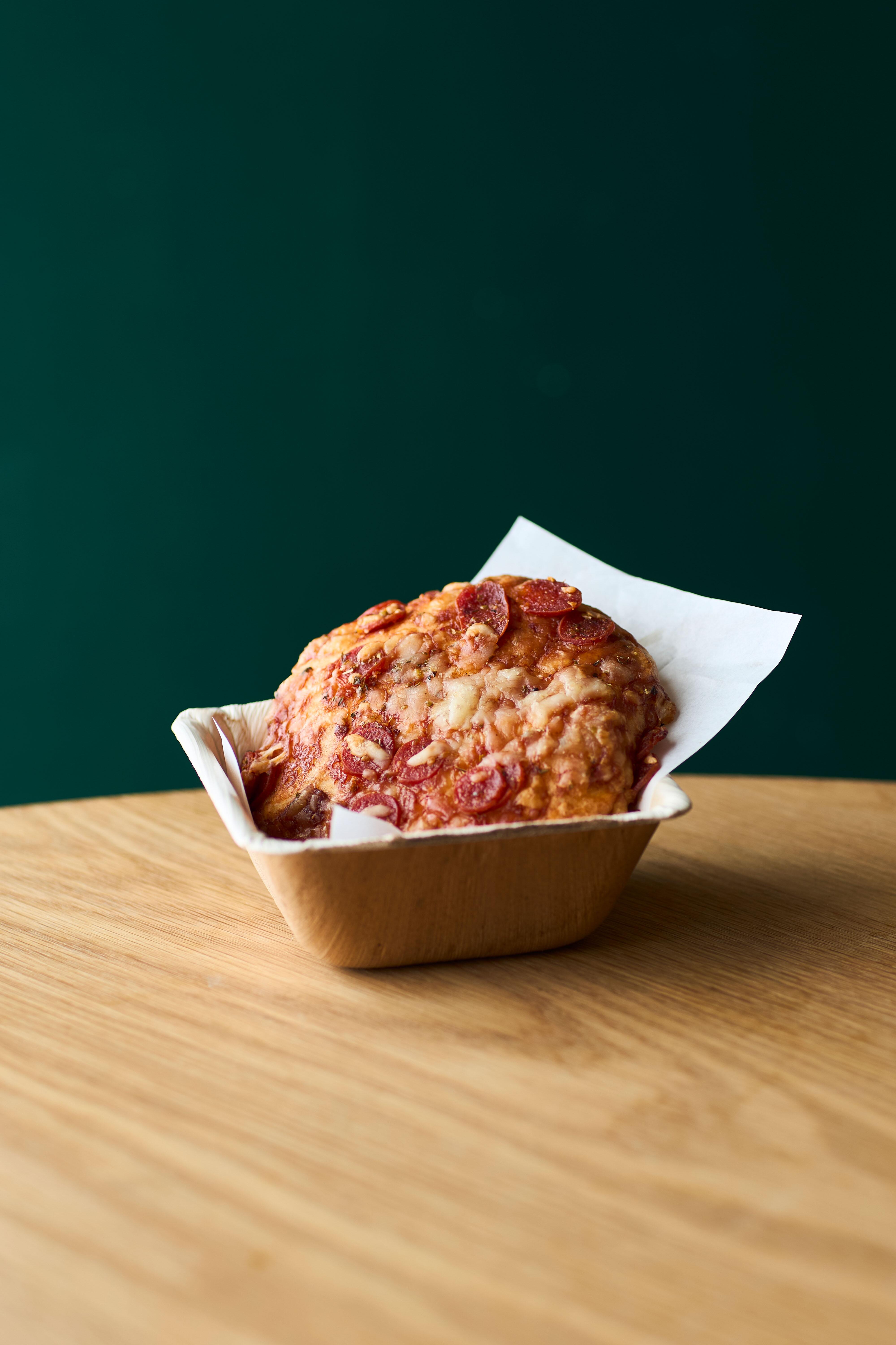Focaccia m/pepperoni & ost image.