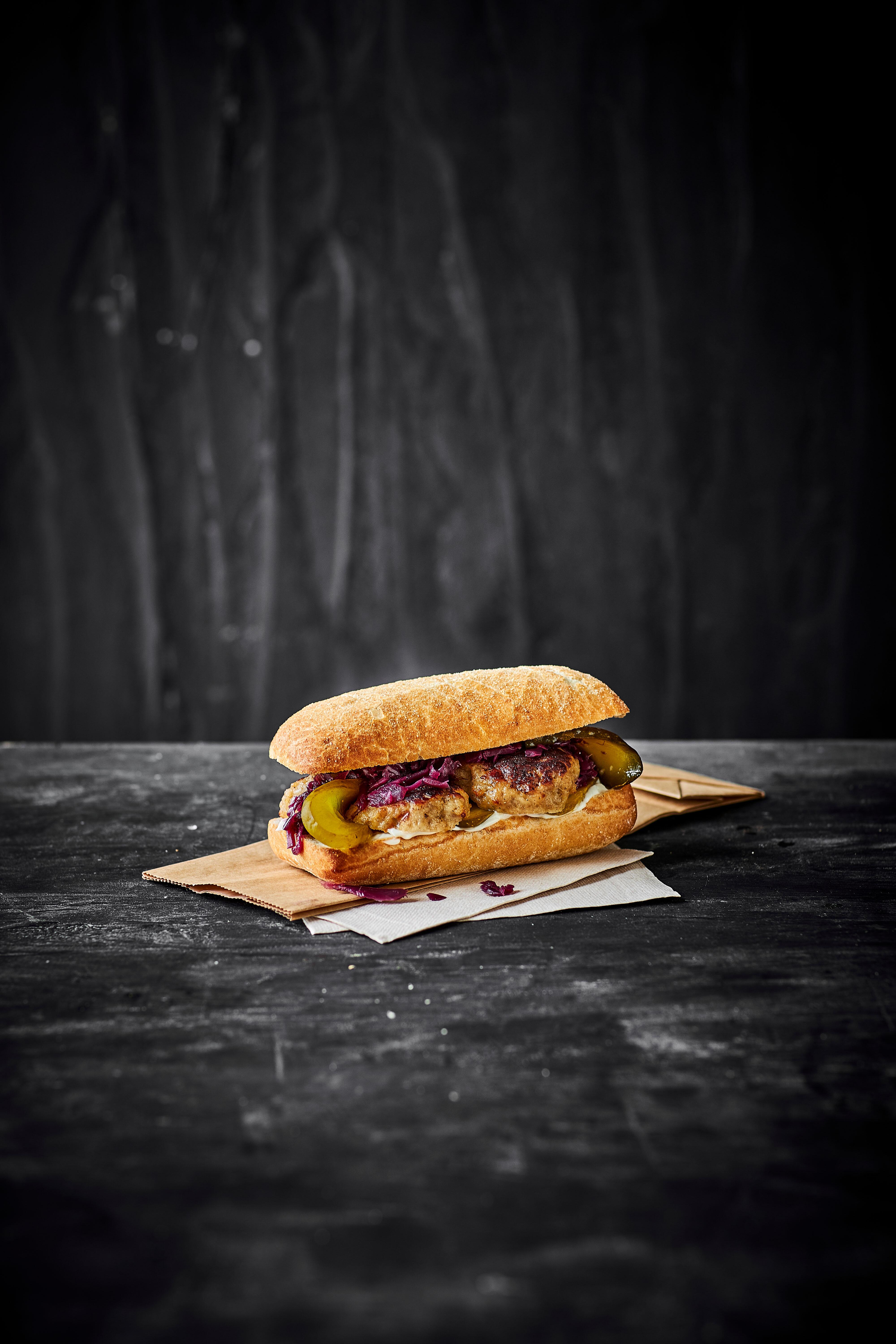 Ciabatta sandwich stykke, forskåret image.