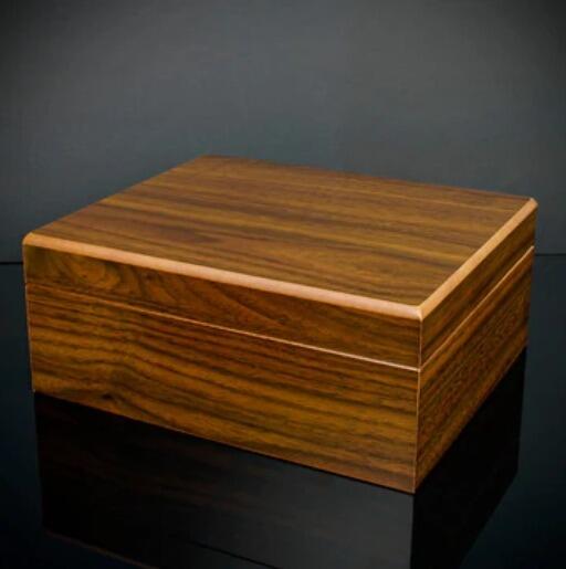 Cigar Humidor Walnut Veneer - 50 Cigar Capacity