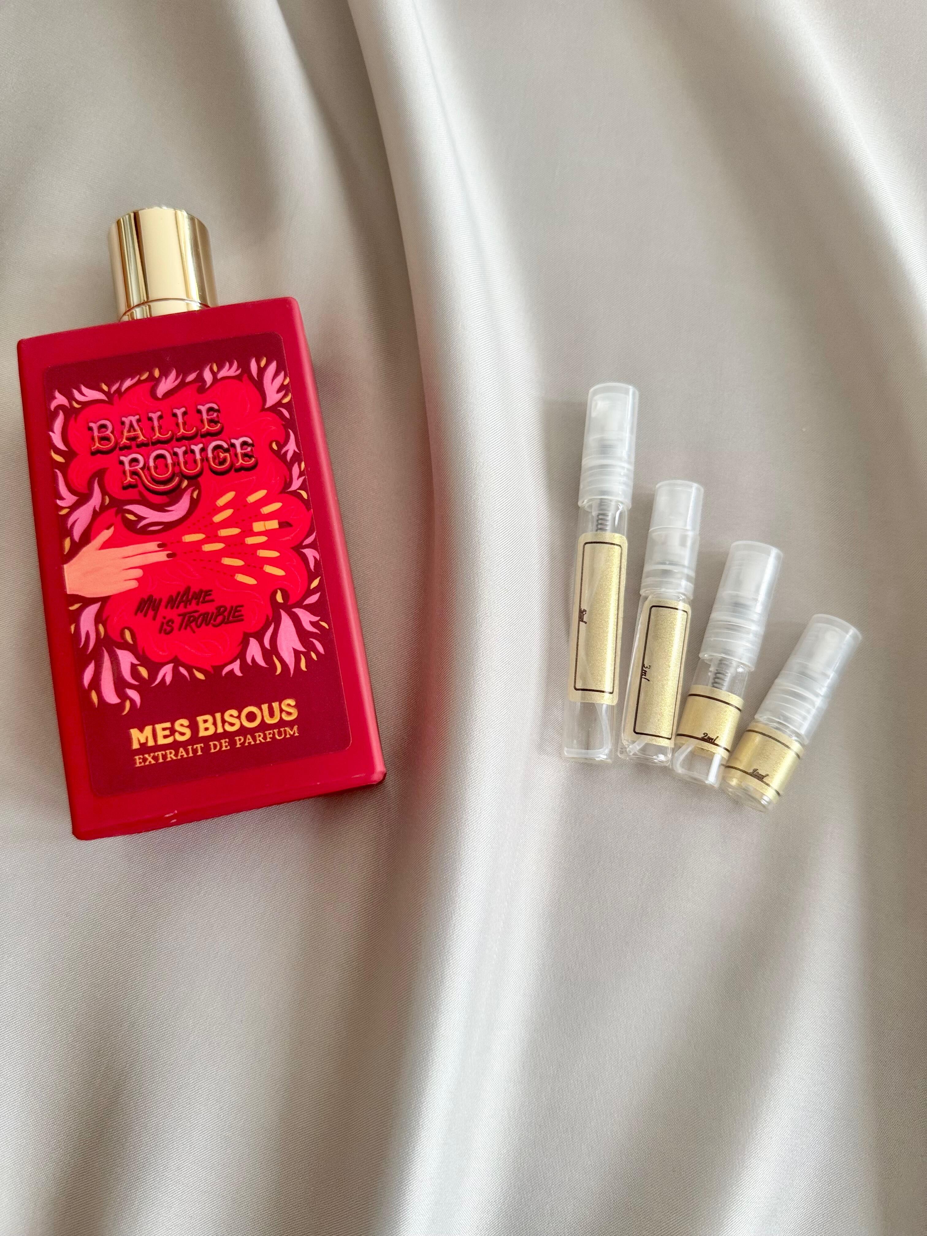 Mes Bisous Balle Rouge with sample bottles
