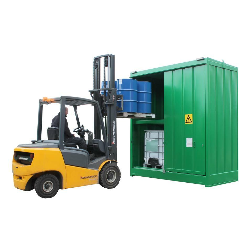 DPU16 4 Drum and IBC Store forklift filling with barrels